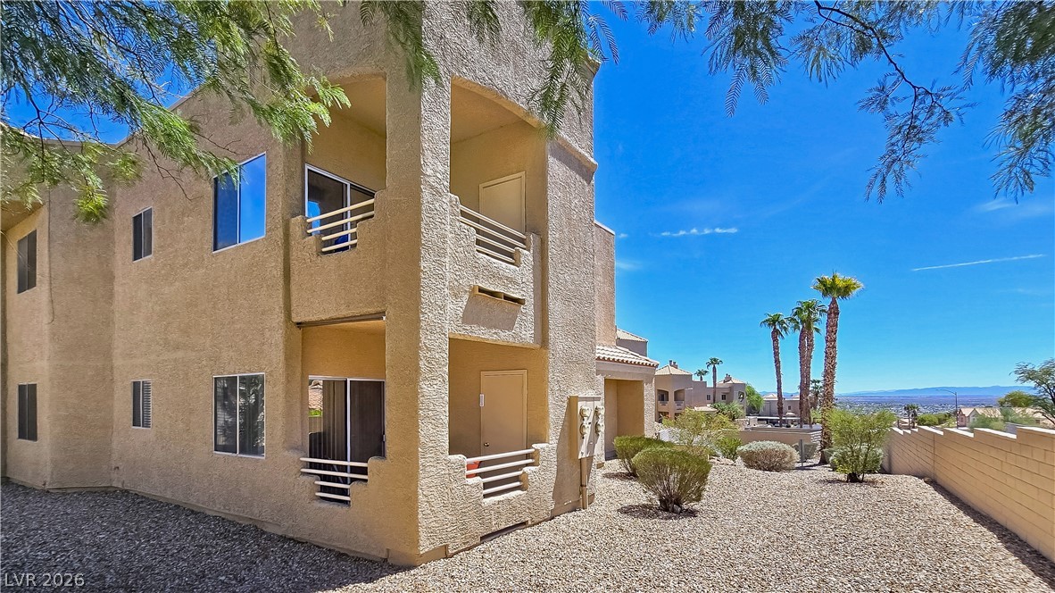 Photo 3 of 2240 Highpointe Drive #201