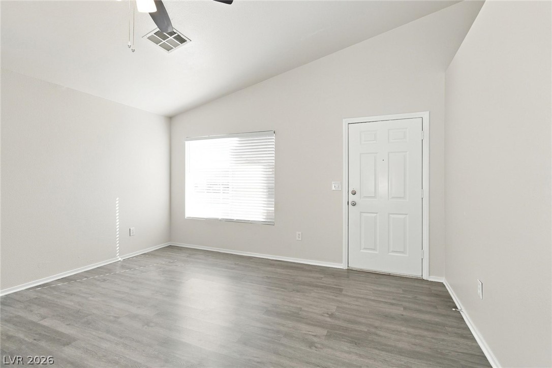 Photo 9 of 26, 136 Zenith Point Avenue
