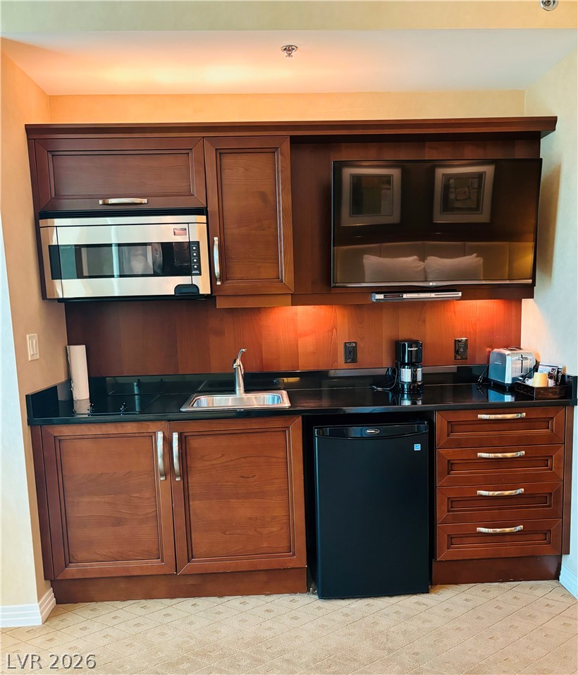 Photo 13 of 27, 145 E Harmon Avenue #2319