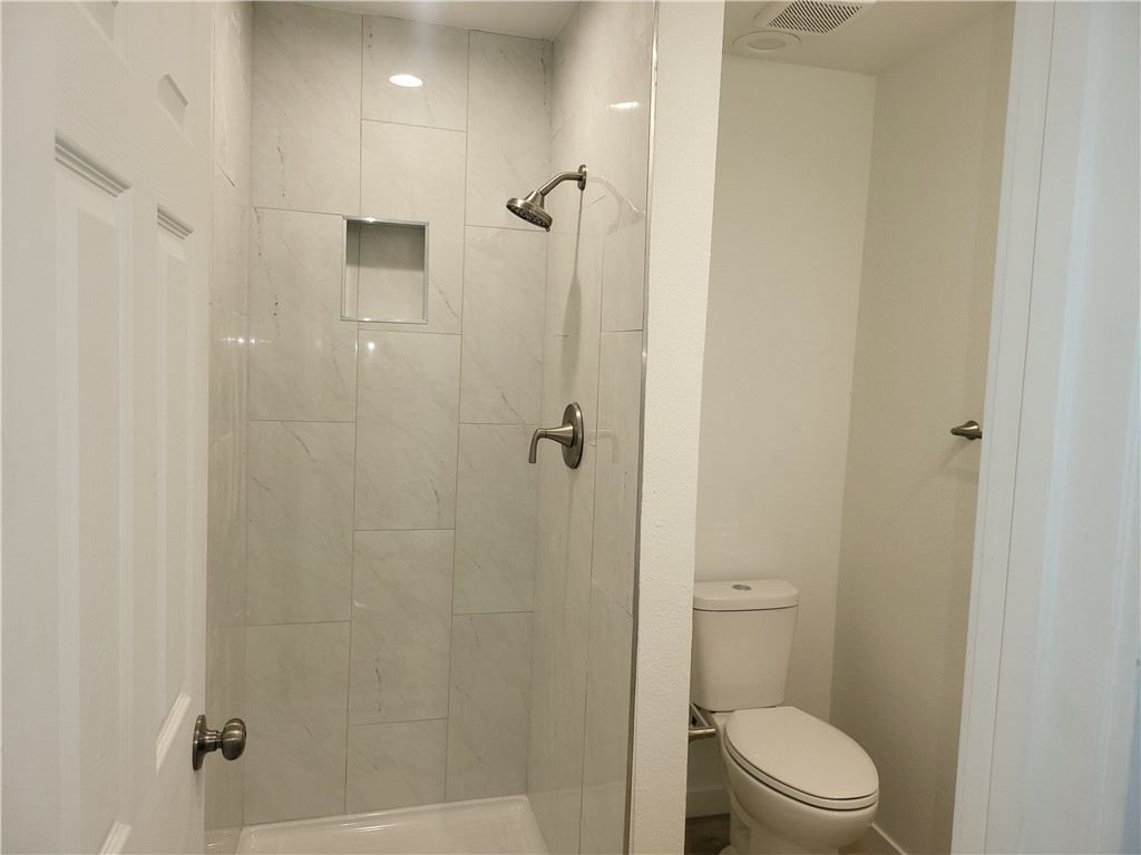 Photo 18 of 25, 213 Ronald Lane