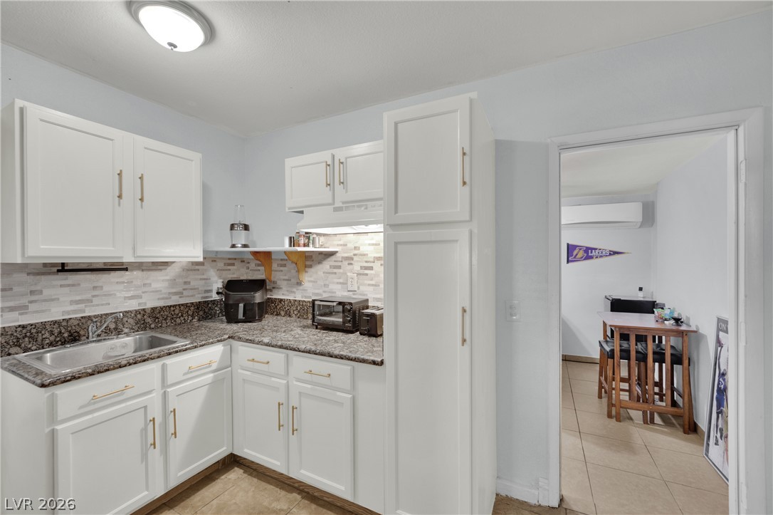 Photo 14 of 48, 7942 Firethorn Lane