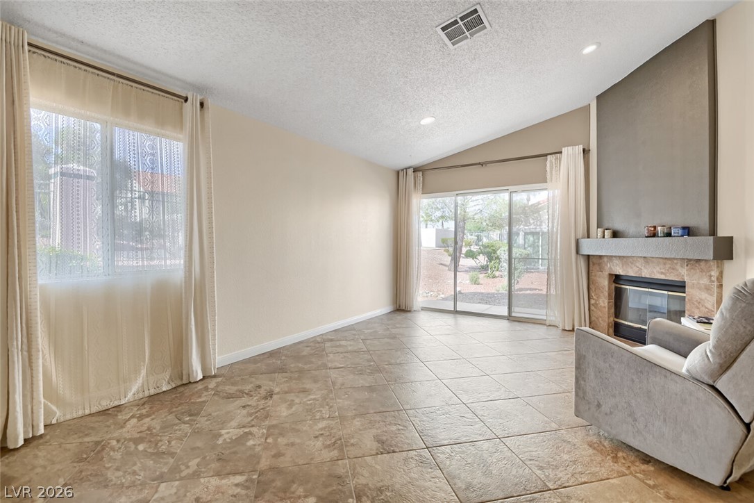 Photo 4 of 7830 Foxwood Place