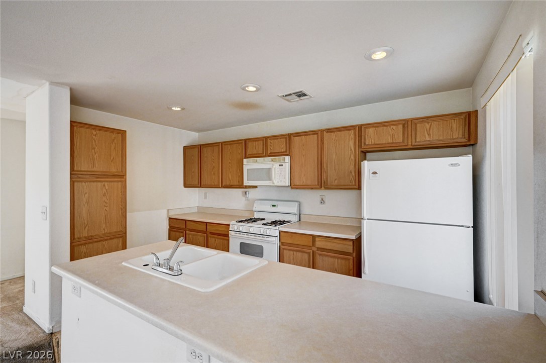 Photo 13 of 45, 2138 Sandy Lane