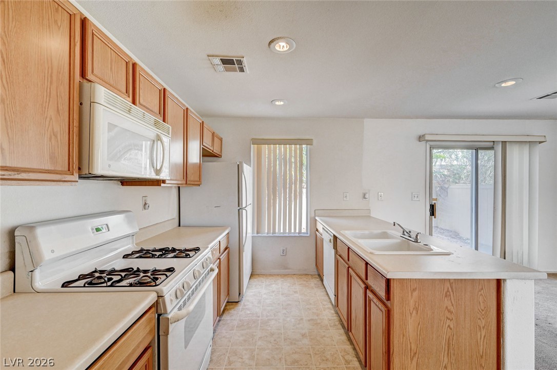 Photo 15 of 45, 2138 Sandy Lane