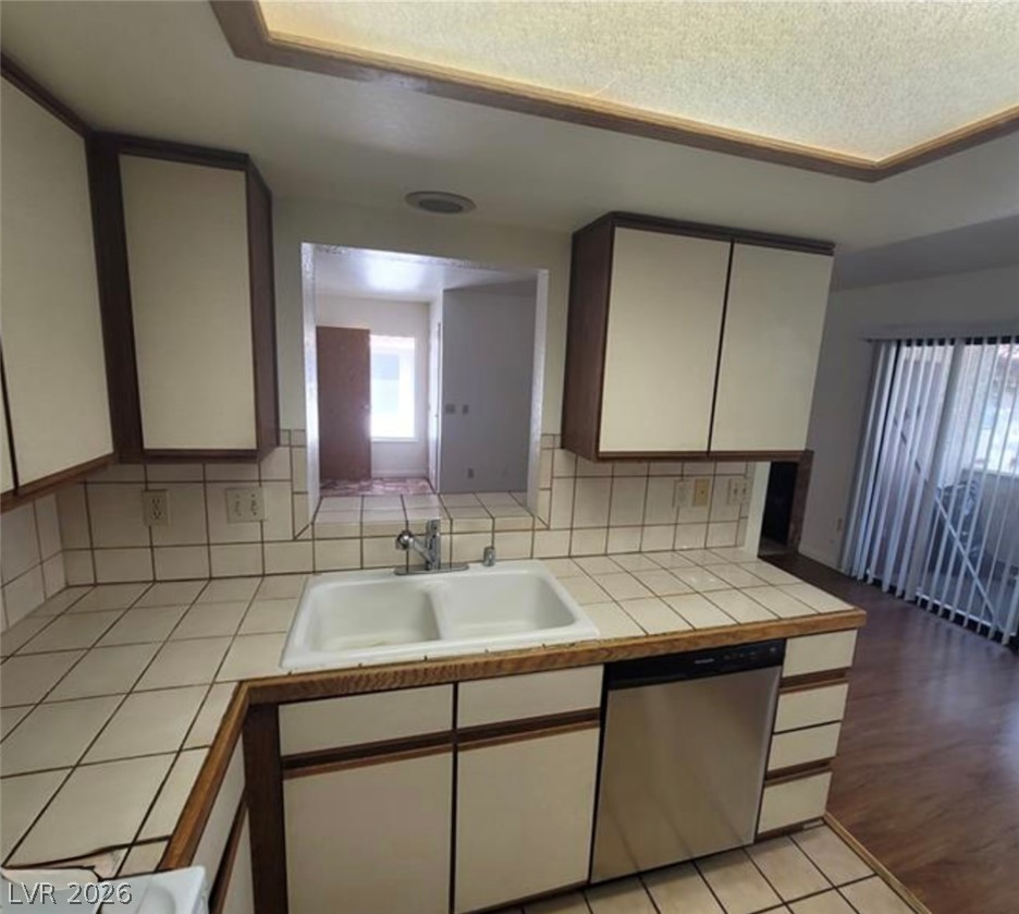 Photo 9 of 29, 1321 Del Mar Street #4