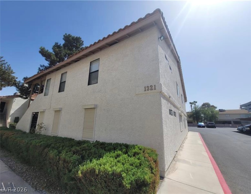 Photo 3 of 1321 Del Mar Street #4