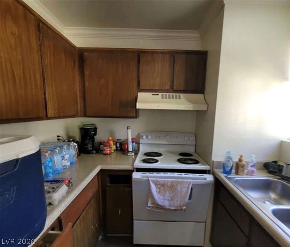 Photo 10 of 43, 5049 Spencer Street #D