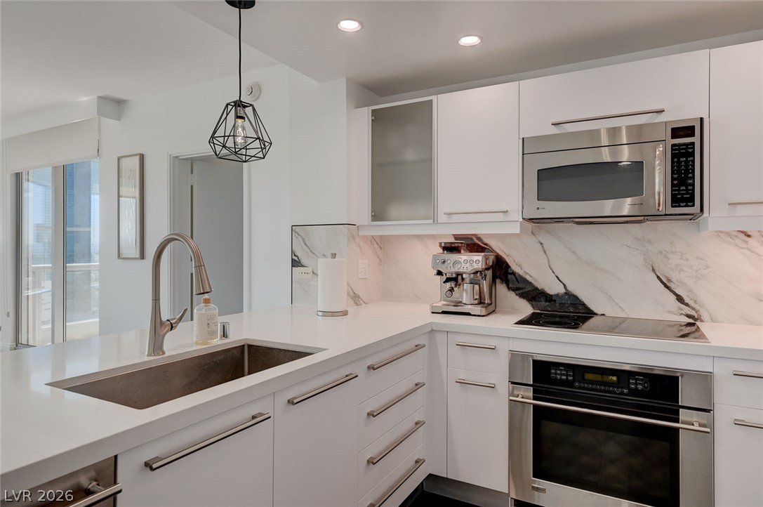 Photo 7 of 56, 222 Karen Avenue #3301