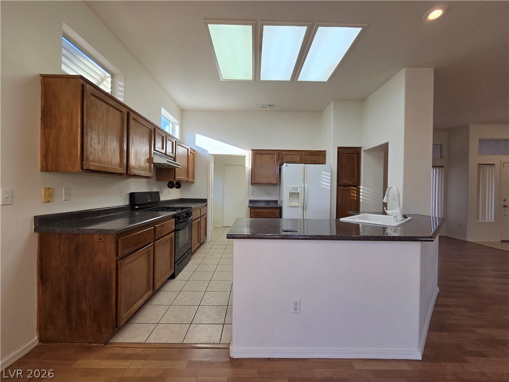 Photo 11 of 40, 9937 Heyfield Drive