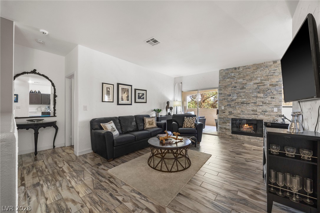 Photo 7 of 38, 2050 W Warm Springs Road #3221