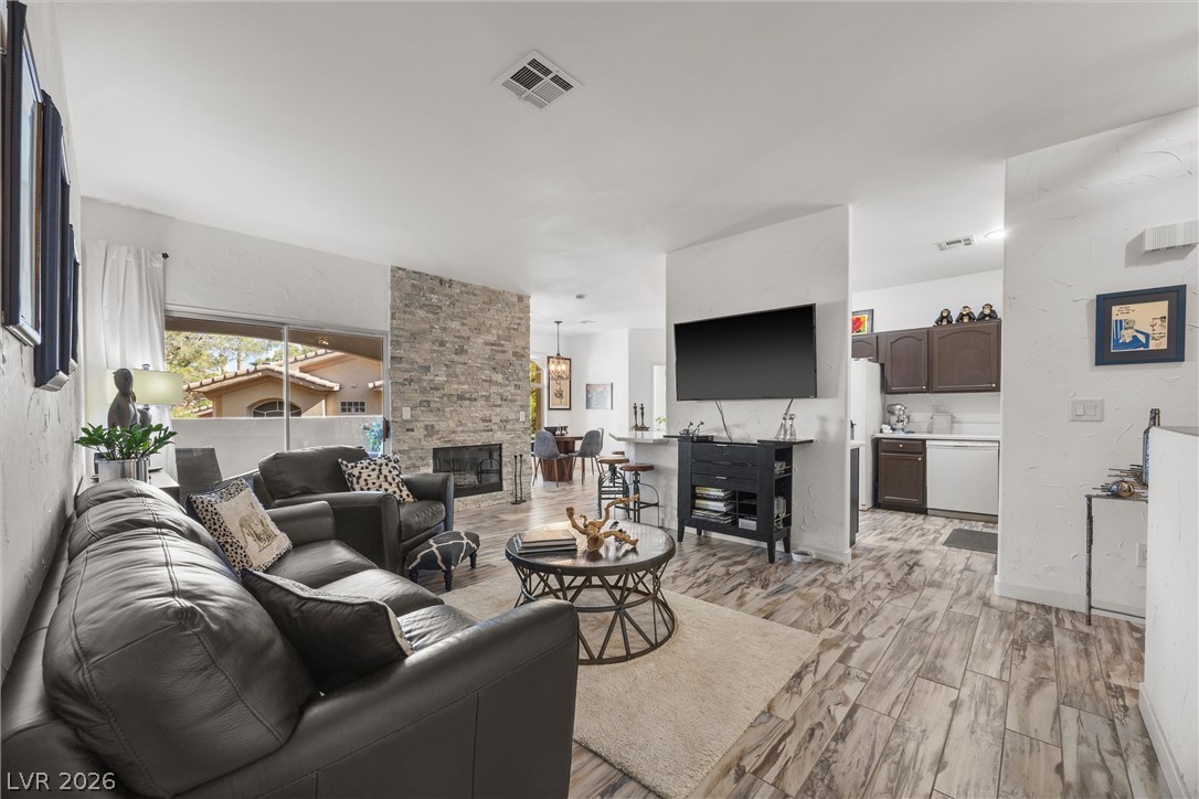 Photo 6 of 38, 2050 W Warm Springs Road #3221