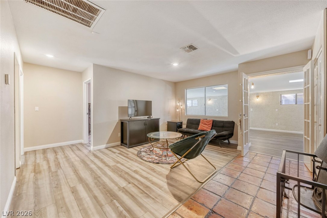 Photo 5 of 325 W Rochell Drive
