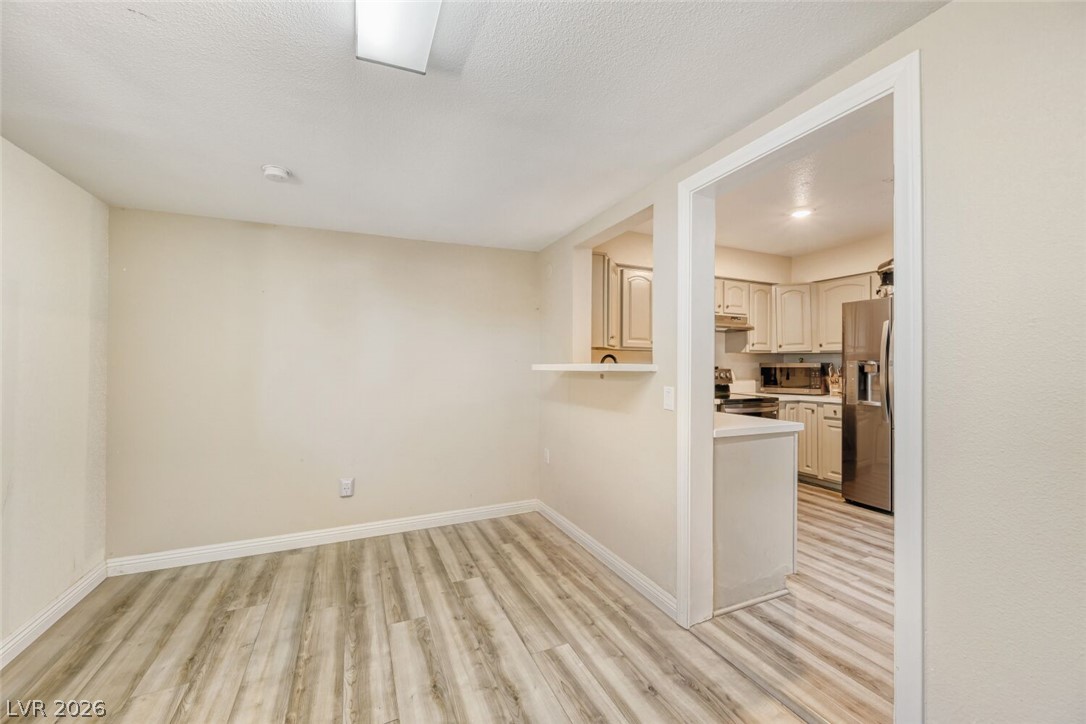 Photo 6 of 20, 325 W Rochell Drive