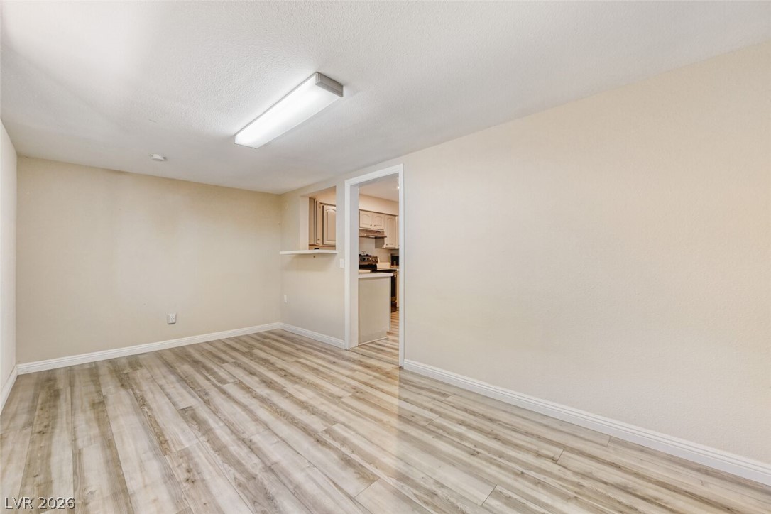 Photo 7 of 20, 325 W Rochell Drive