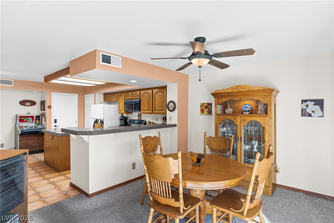 Photo 14 of 55, 7821 Surfcrest Court