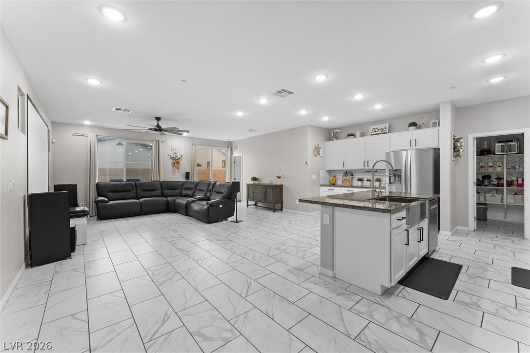 Photo 10 of 51, 10945 Oregano Avenue