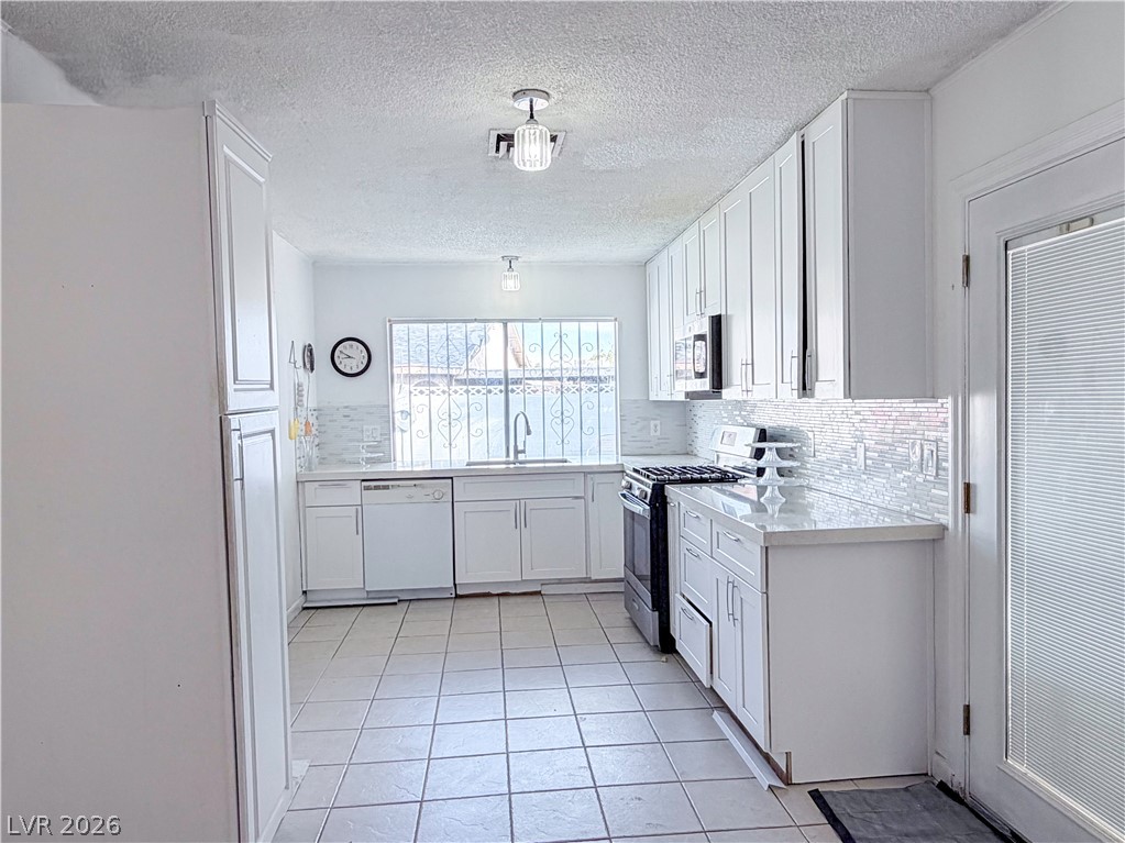 Photo 6 of 10, 4490 Palencia Avenue