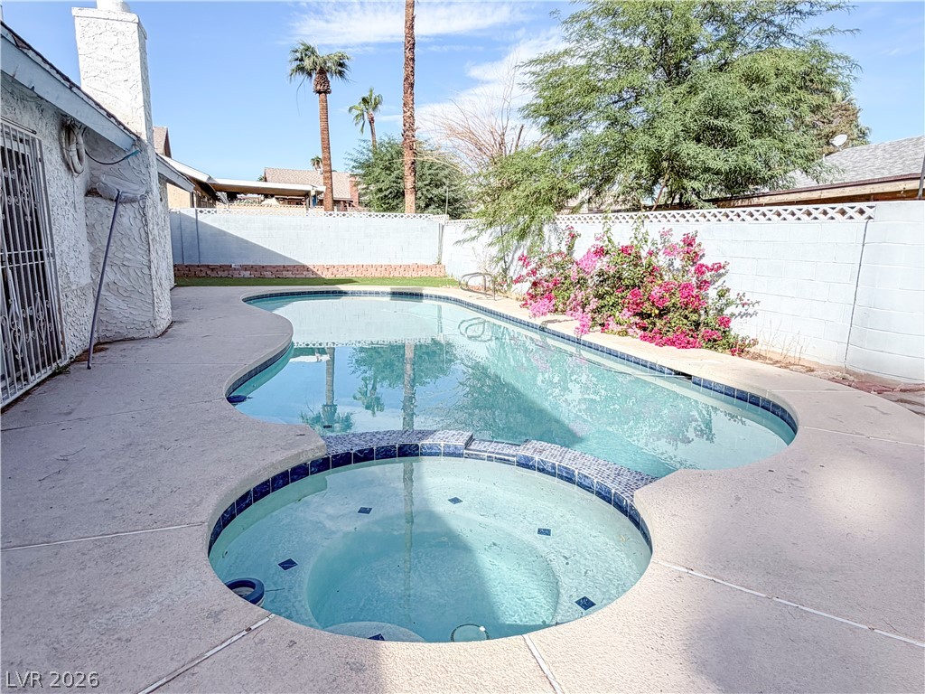 Photo 9 of 10, 4490 Palencia Avenue