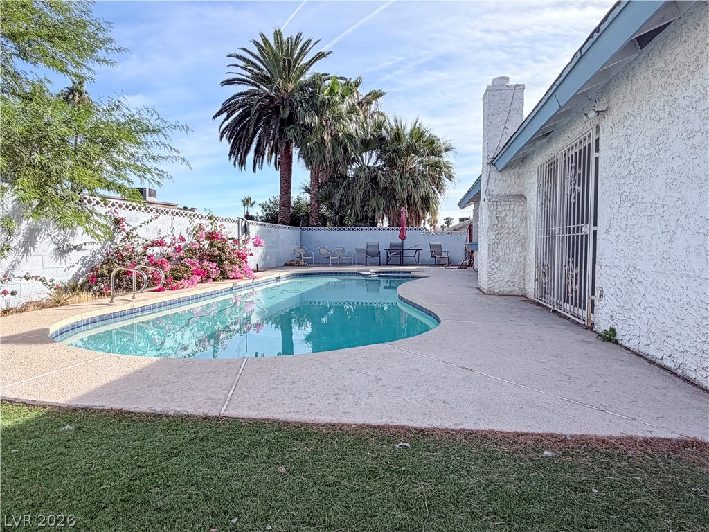 Photo 10 of 10, 4490 Palencia Avenue