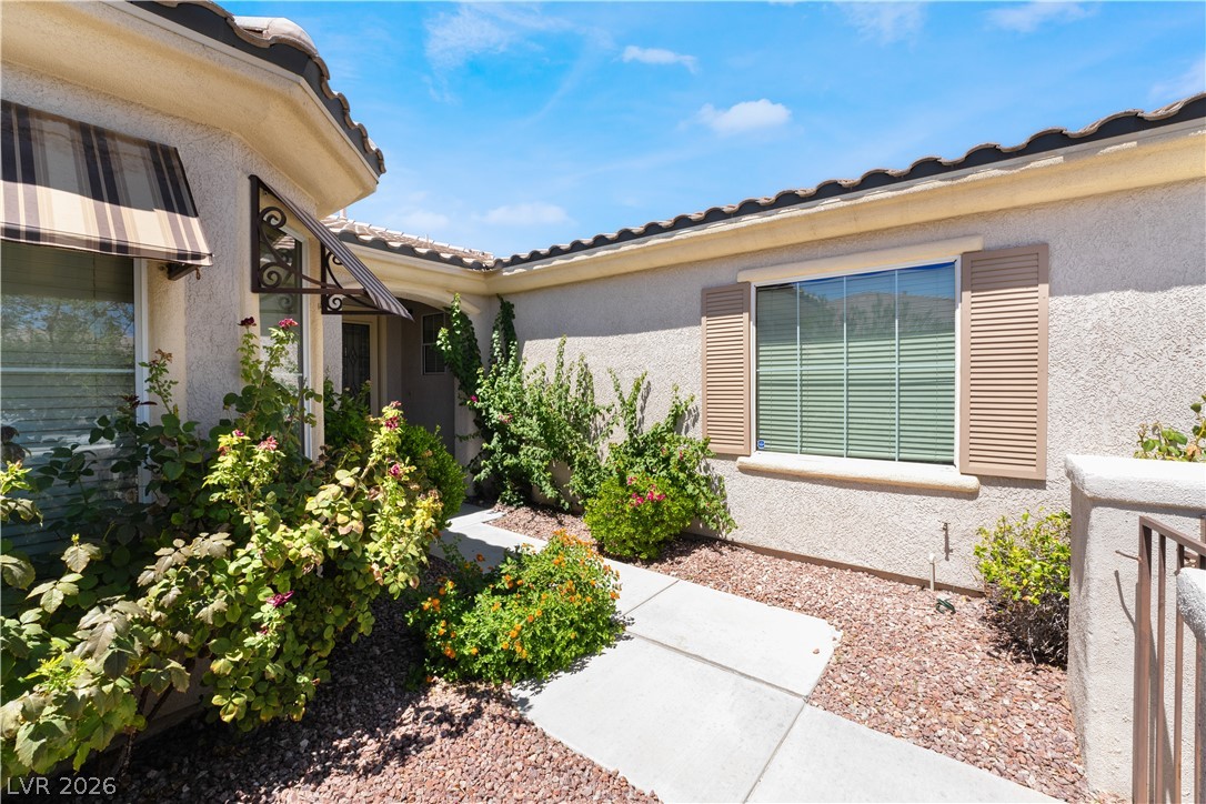 Photo 10 of 34, 4933 Leffetto Street