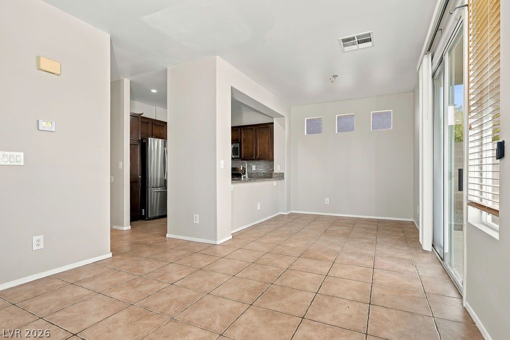 Photo 7 of 49, 9452 Green Vineyard Avenue