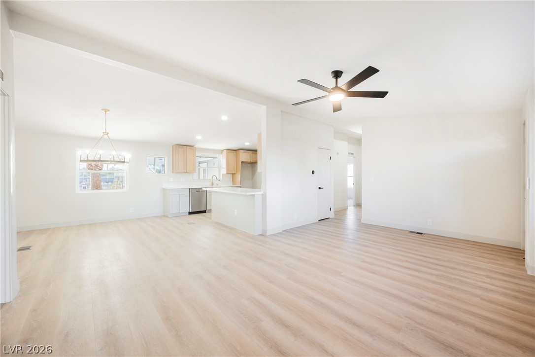 Photo 6 of 20, 529 Amethyst Avenue