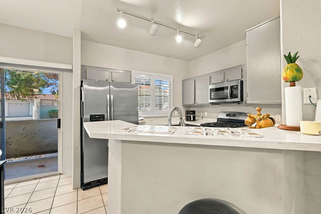 Photo 8 of 35, 1881 W Alexander Road #1108