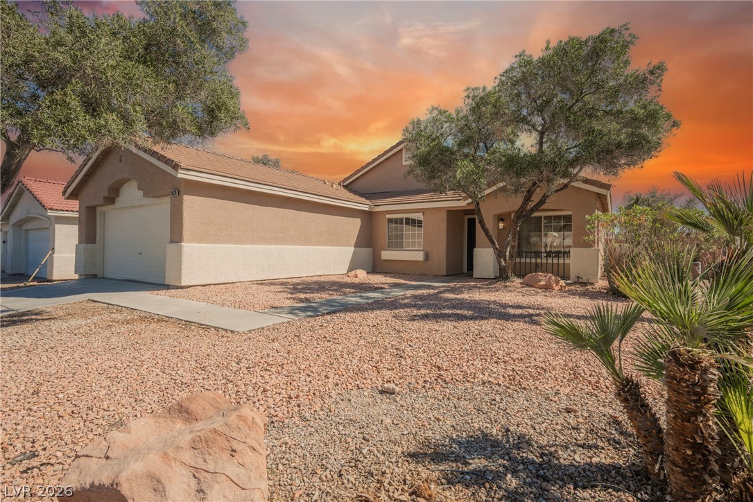 Photo 5 of 3620 Lake Victoria Drive