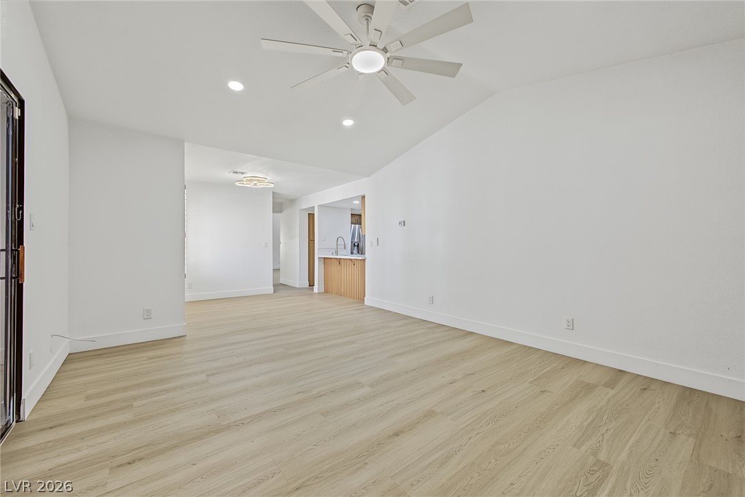 Photo 4 of 5305 Braemar Drive