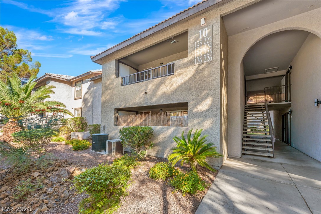 Photo 4 of 2606 S Durango Drive #223