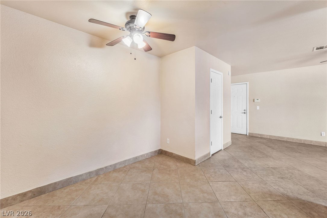 Photo 10 of 33, 2606 S Durango Drive #223