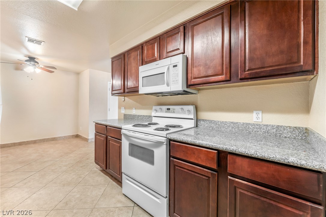 Photo 14 of 33, 2606 S Durango Drive #223