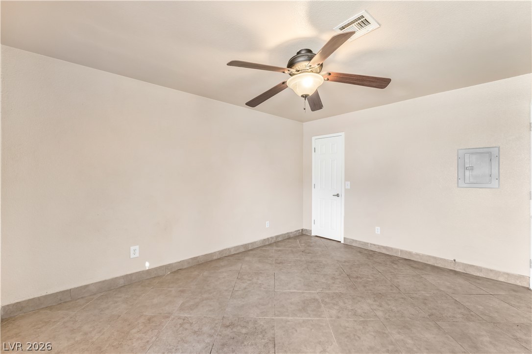 Photo 17 of 33, 2606 S Durango Drive #223