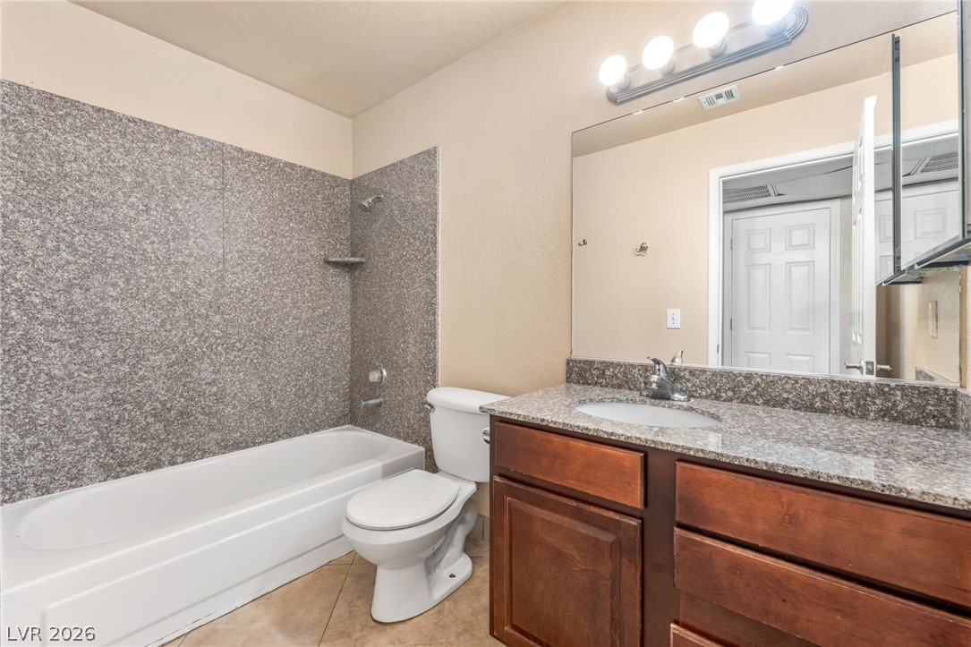 Photo 21 of 33, 2606 S Durango Drive #223