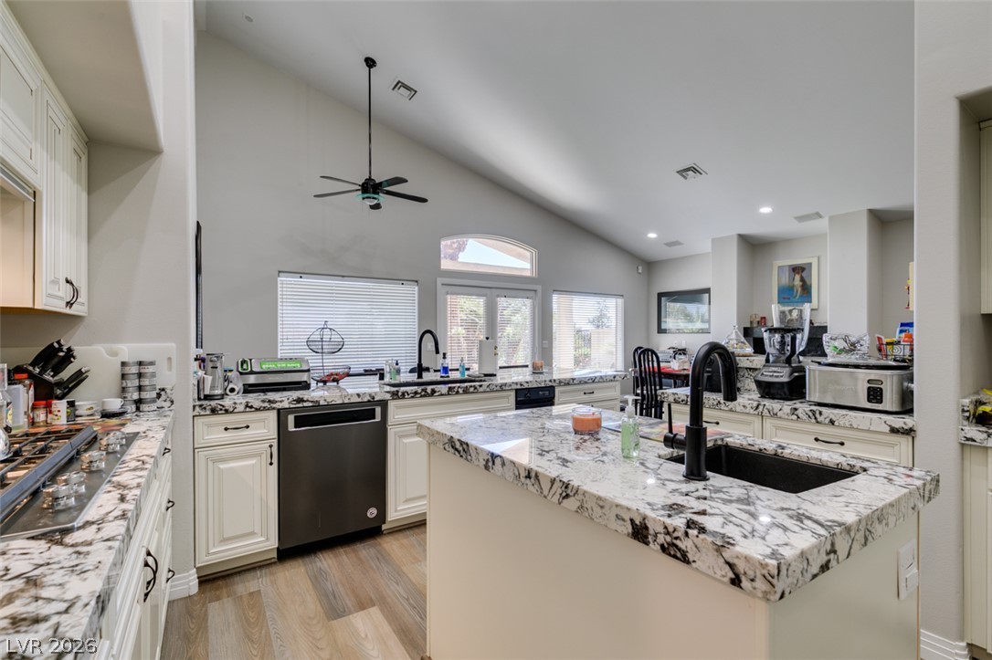 Photo 6 of 20, 2016 Bay Hill Drive