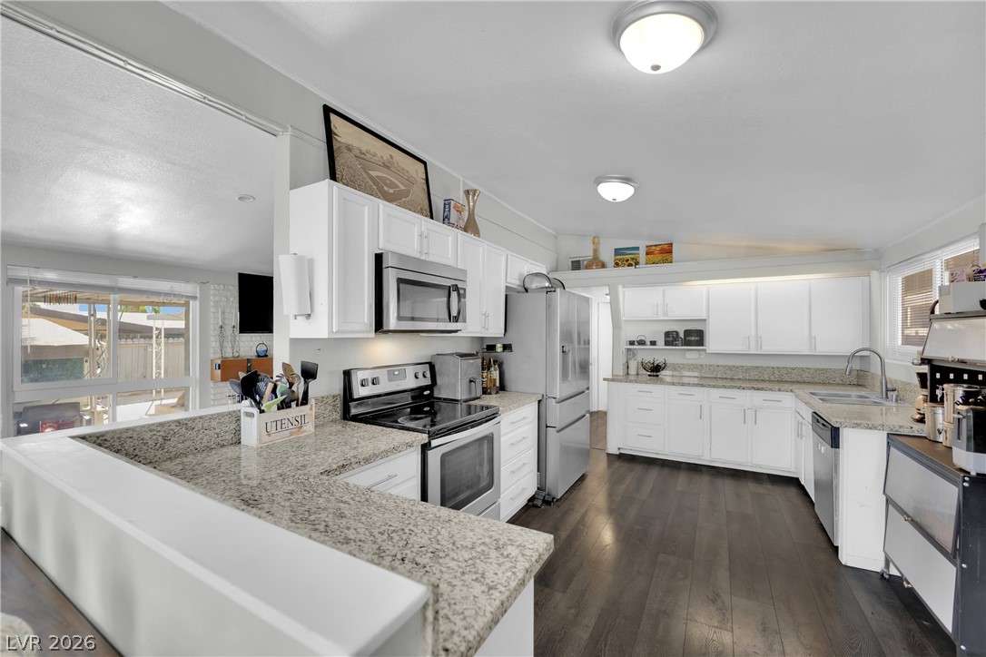 Photo 4 of 5521 Heron Avenue