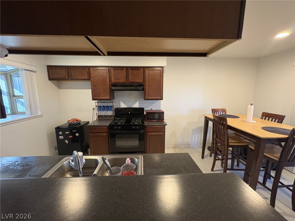 Photo 8 of 21, 3005 Saint George Street #D