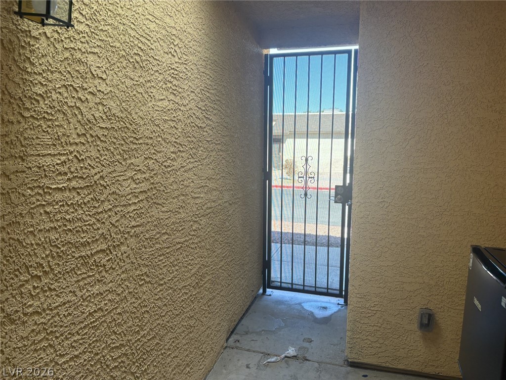 Photo 18 of 21, 3005 Saint George Street #D