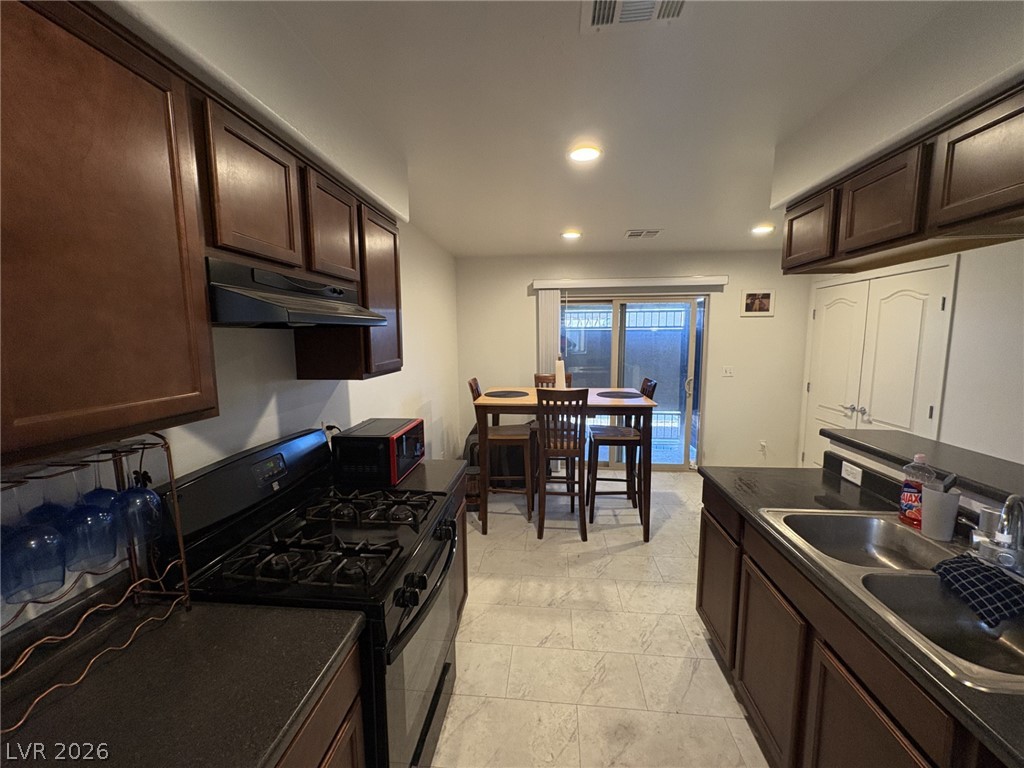 Photo 7 of 21, 3005 Saint George Street #D