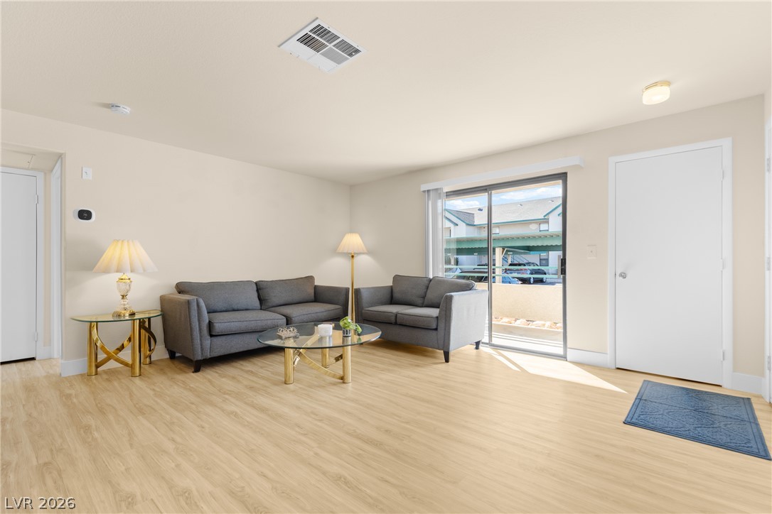 Photo 7 of 42, 5251 Lindell Road #101