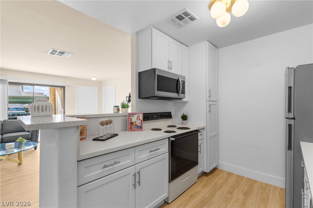 Photo 12 of 42, 5251 Lindell Road #101