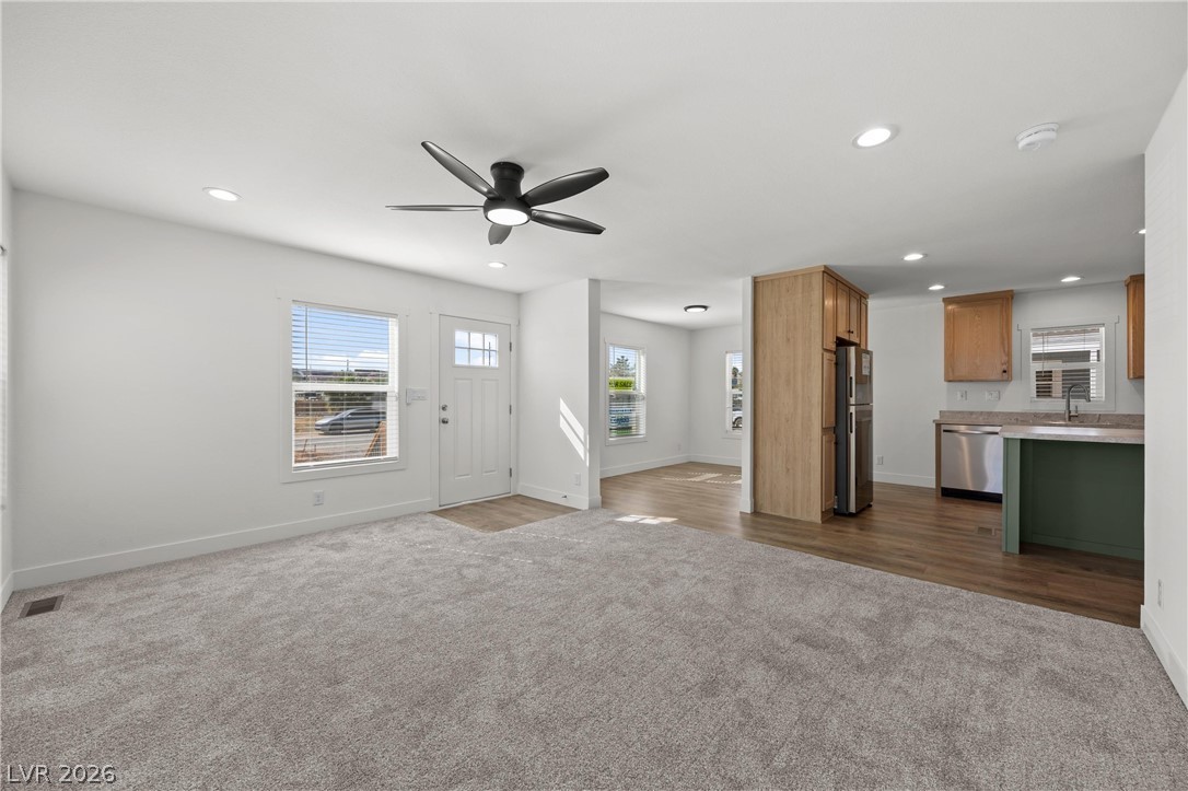 Photo 8 of 35, 468 W Ingram Avenue