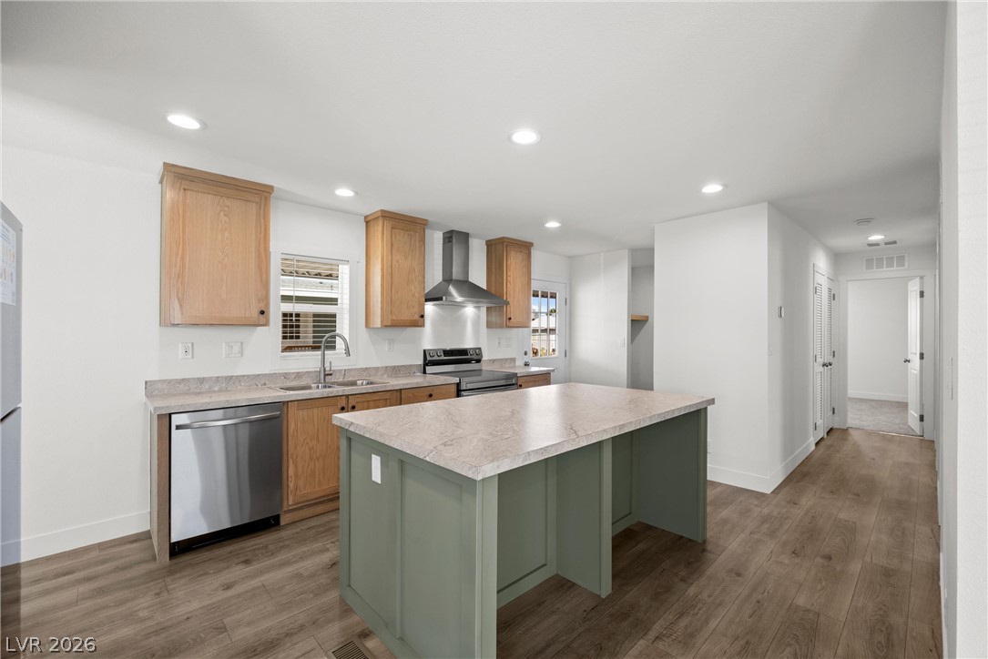 Photo 13 of 35, 468 W Ingram Avenue