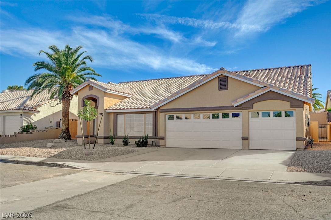 Photo 6 of 47, 1943 Horizon Sunset Drive