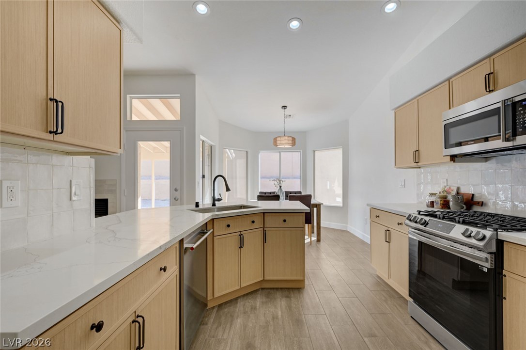 Photo 21 of 47, 1943 Horizon Sunset Drive