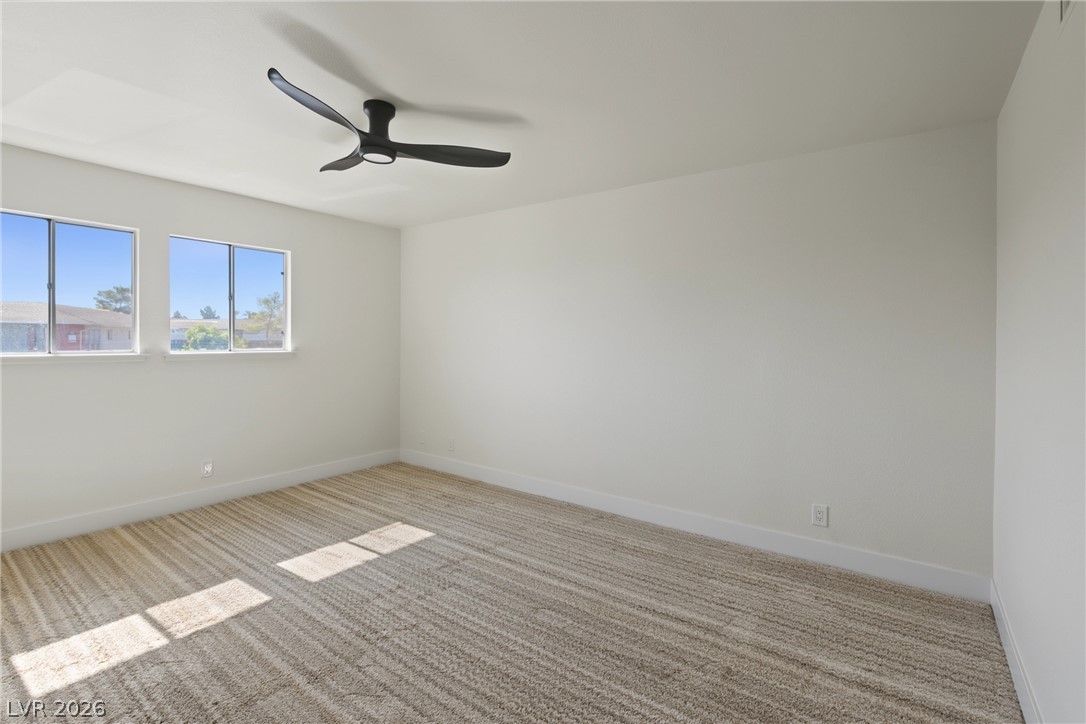 Photo 8 of 20, 668 Oakmont Avenue #1706