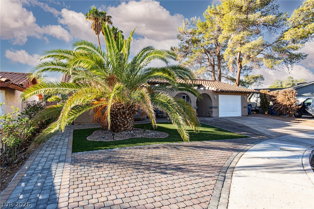 Photo 3 of 3158 La Luna Circle