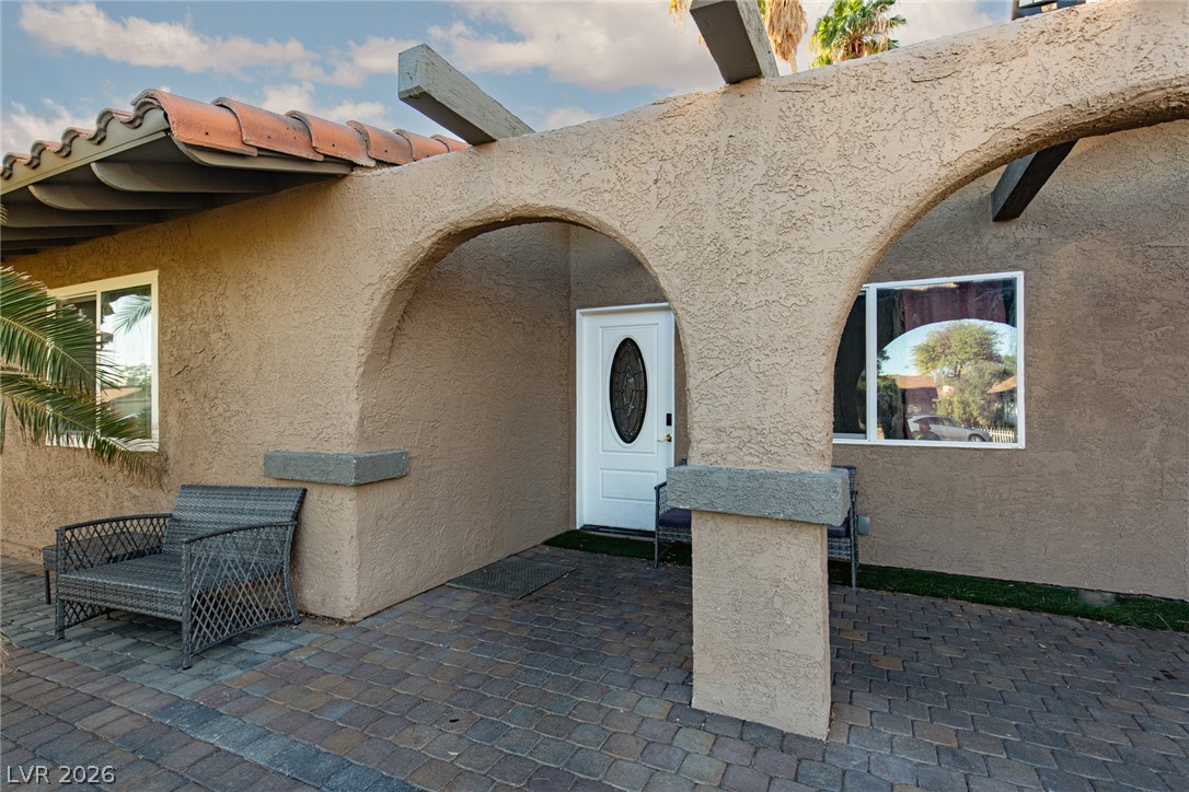 Photo 4 of 3158 La Luna Circle