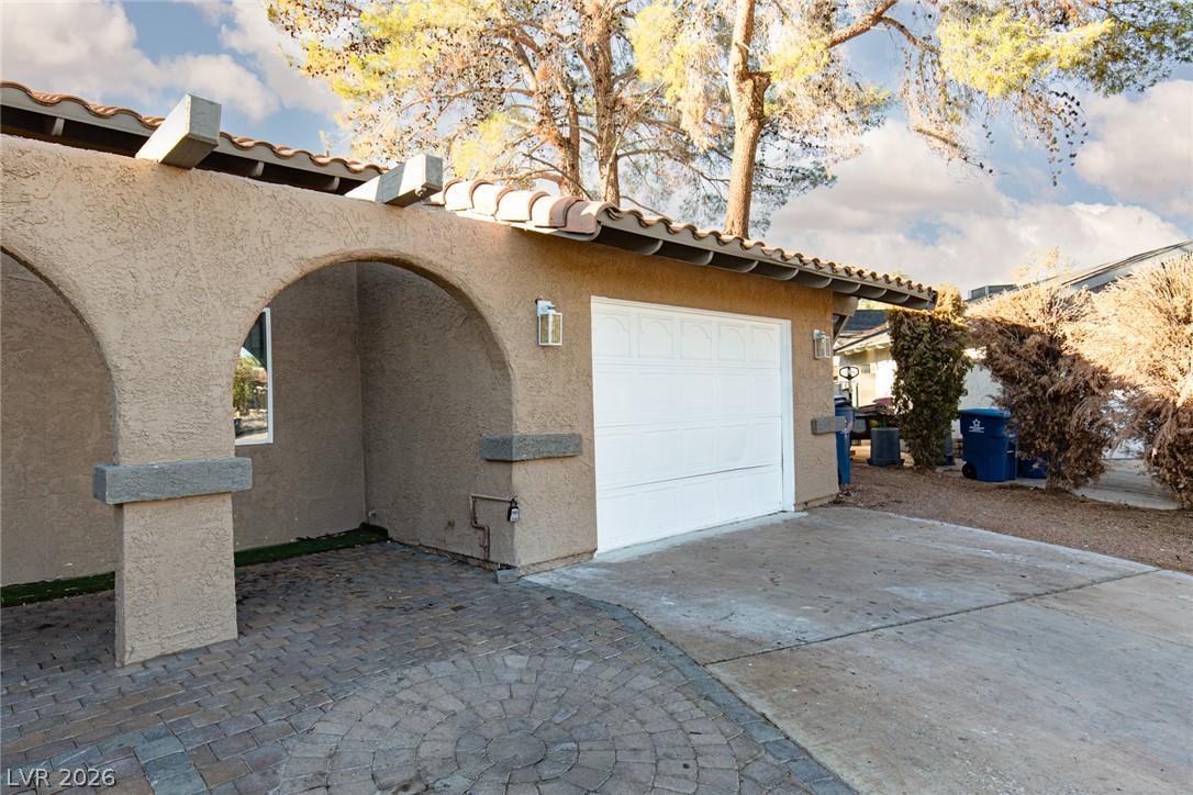 Photo 5 of 3158 La Luna Circle