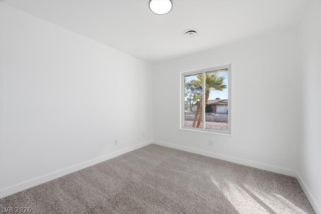 Photo 13 of 26, 890 El Camino Way